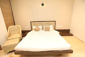 VRR Hotel's And Convention Centre