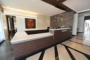 VRR Hotel's And Convention Centre