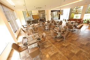 VRR Hotel's And Convention Centre