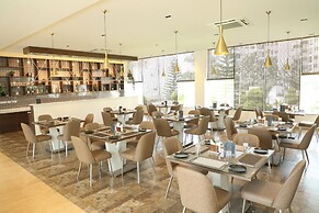 VRR Hotel's And Convention Centre