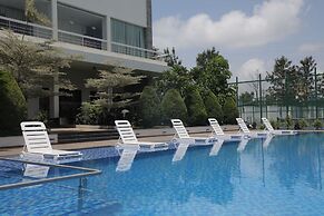 VRR Hotel's And Convention Centre