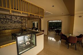 VRR Hotel's And Convention Centre