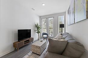 Chic King Bed 1BR Suite 5 Min to DT