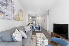 Chic King Bed 1BR Suite 5 Min to DT