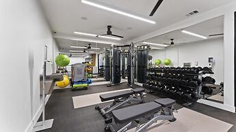 Prime Soco Charming 1BR King Suite w Pool Parking