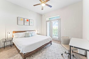 Prime Soco Charming 1BR King Suite w Pool Parking