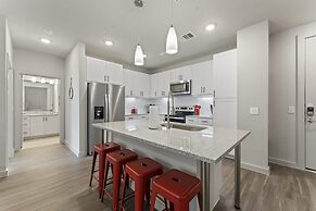 Prime Soco Charming 1BR King Suite w Pool Parking