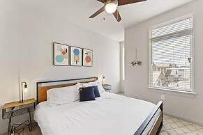 Prime Soco Charming 1BR King Suite w Pool Parking