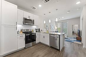 Prime Soco Cozy 1BR King Suite w Pool Parking