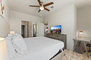 Prime Soco Cozy 1BR King Suite w Pool Parking