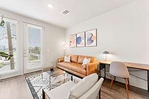 Prime Soco Quaint 1BR King Suite w Pool Parking