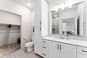 Prime Soco Quaint 1BR King Suite w Pool Parking