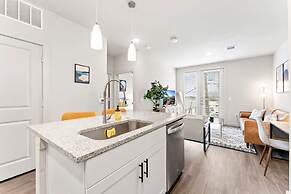 Prime Soco Quaint 1BR King Suite w Pool Parking