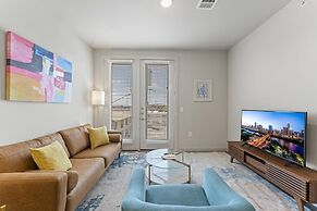 Prime Soco Quaint 1BR King Suite w Pool Parking