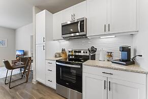 Prime Soco Quaint 1BR King Suite w Pool Parking