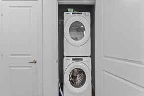 Prime Soco Airy 1BR King Suite w Pool Parking