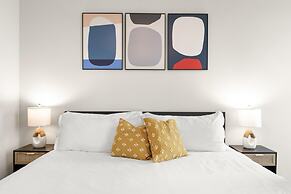 Prime Soco Airy 1BR King Suite w Pool Parking