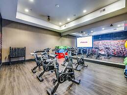 Comfy 1BR King Suite Close to Downtown w Fast Wifi