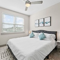 Cozy 1BR King Suite Close to Downtown w Fast Wifi