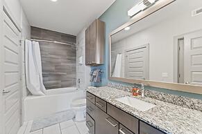 Serene 1BR King Suite Close to Downtown w Fast Wifi