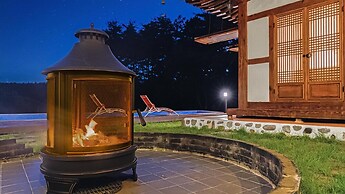 Gangneung Booyoonok Hanok Pension