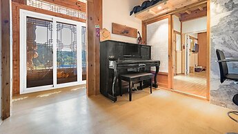 Gangneung Booyoonok Hanok Pension