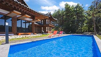 Gangneung Booyoonok Hanok Pension