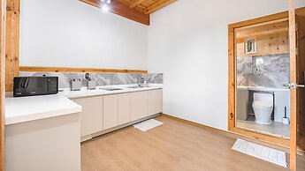 Gangneung Booyoonok Hanok Pension