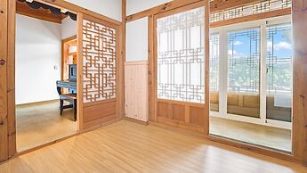 Gangneung Booyoonok Hanok Pension
