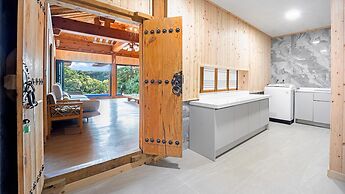 Gangneung Booyoonok Hanok Pension