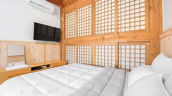 Gangneung Booyoonok Hanok Pension