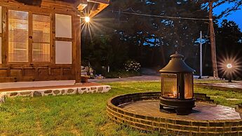 Gangneung Booyoonok Hanok Pension