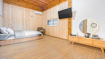 Gangneung Booyoonok Hanok Pension