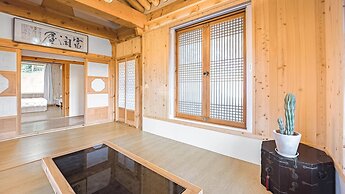 Gangneung Booyoonok Hanok Pension