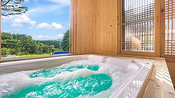 Gangneung Booyoonok Hanok Pension