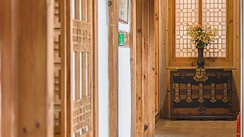 Gangneung Booyoonok Hanok Pension