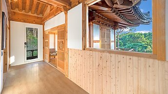 Gangneung Booyoonok Hanok Pension
