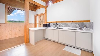 Gangneung Booyoonok Hanok Pension