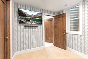 Empire 4 Bedrooms PEA-1009 by KBM