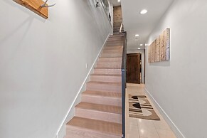 Empire 4 Bedrooms PEA-1009 by KBM