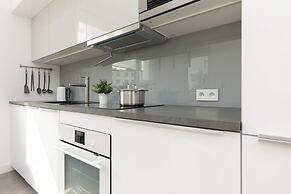 Warsaw Apartment Jurajska by Renters