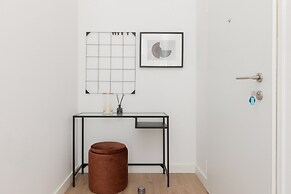 Warsaw Apartment Jurajska by Renters