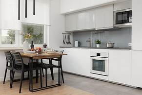 Warsaw Apartment Jurajska by Renters