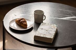 Warsaw Apartment Jurajska by Renters