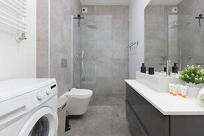 Warsaw Apartment Jurajska by Renters