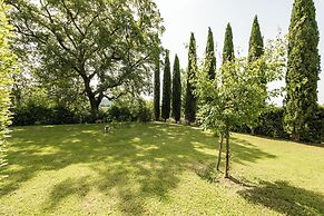 Studio With Pool And Orchard