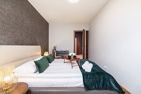 Apatment Lux Chopina by Renters Prestige