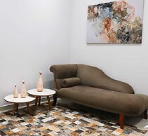 VR2 Hotel
