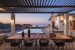Azatis Luxury Villa