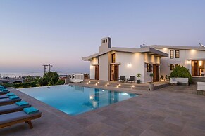 Azatis Luxury Villa
